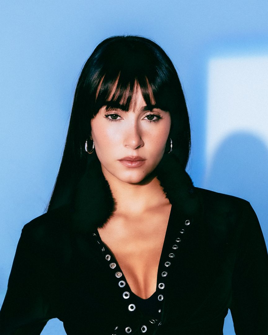 Aitana inaugura Icónica SantaLucia Sevilla Fest 2026 con su “Cuarto Azul”