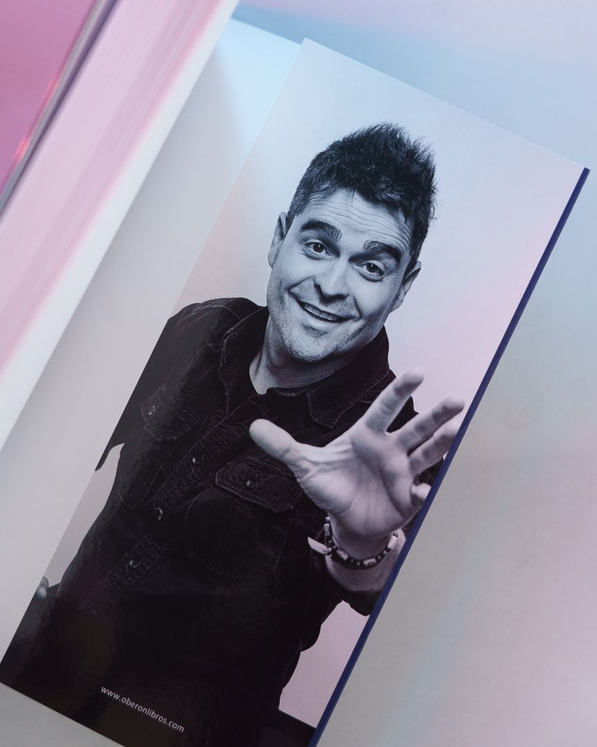 Álex Clavero conquista las librerías con su primer libro de humor