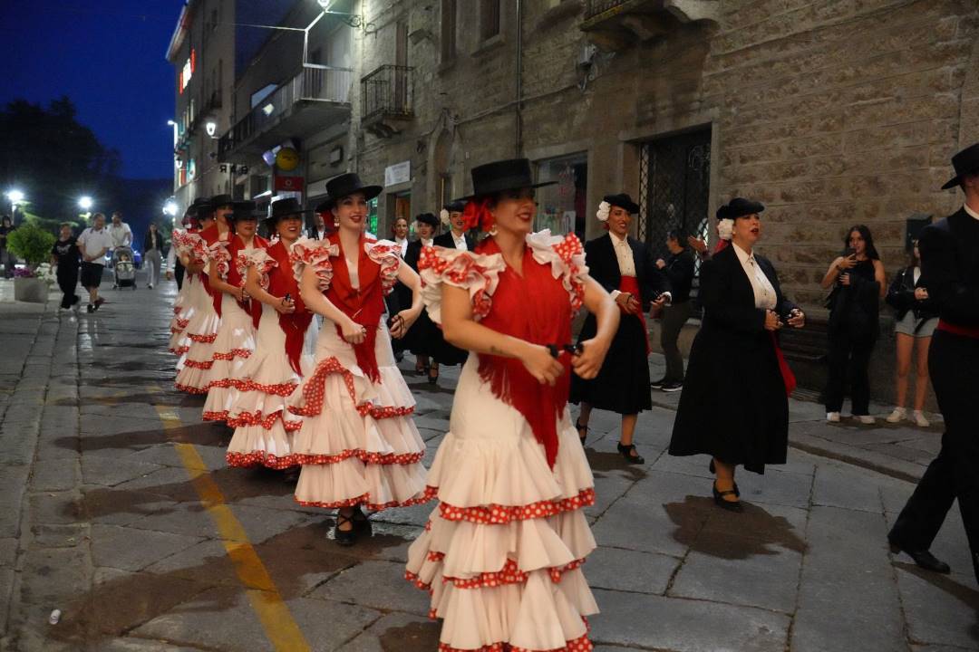 Desfile grupo San Rafael Alcaria