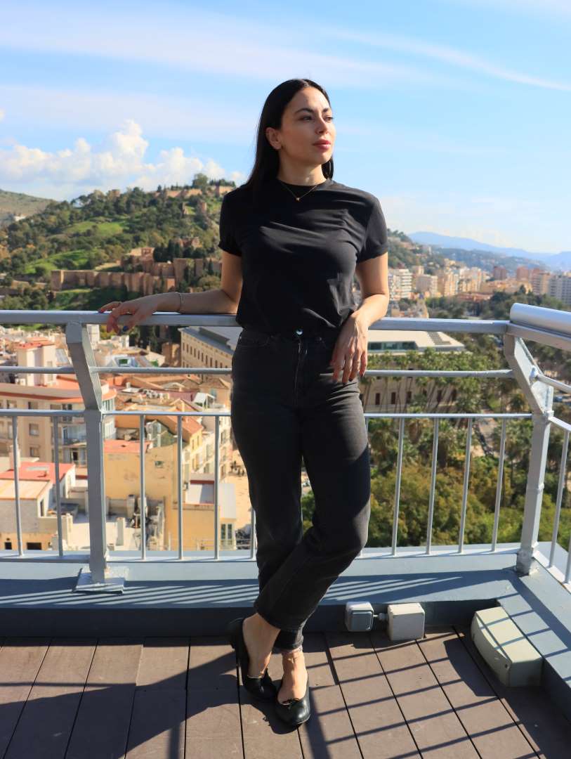 ana saura (carlos h ramos)